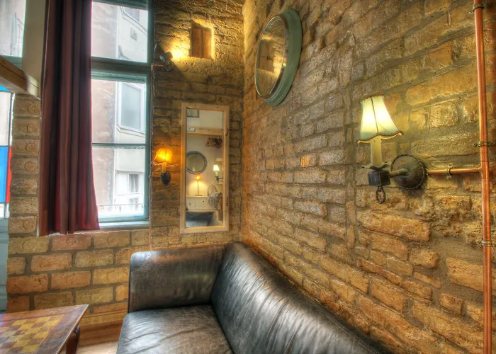 Lavender Circus , Doubles & EnsuitesHostel